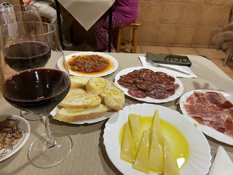BODEGA LOS HERMANOS