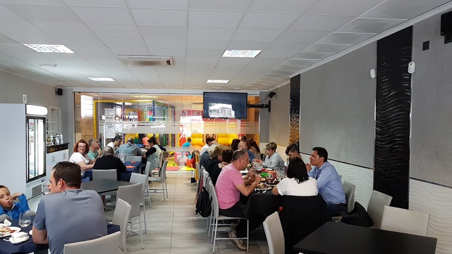 CAFETERÍA RESTAURANTE LAS VIÑAS.