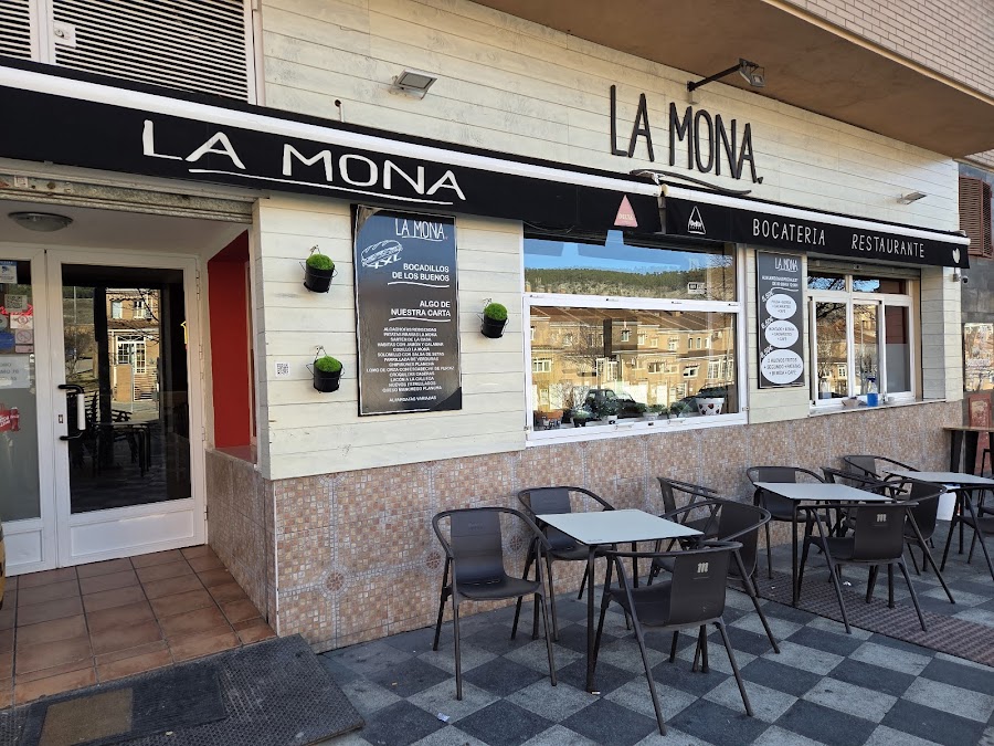 RESTAURANTE BOCATERÍA LA MONA