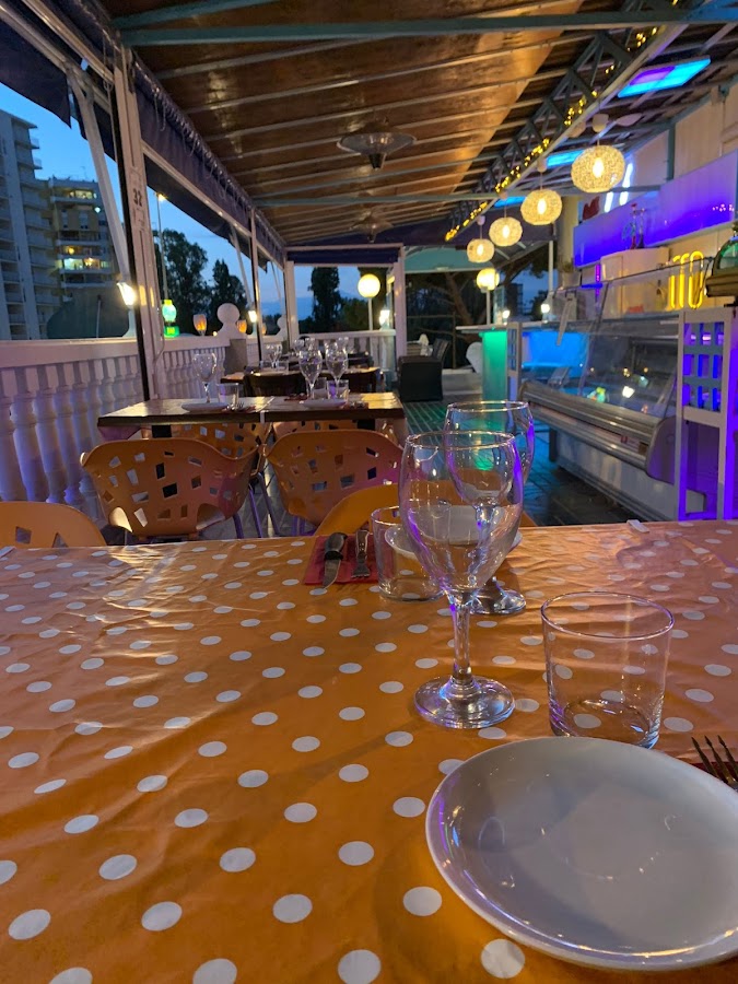 Restaurante/Arrocería Barraqueta de Mar/Barraca Beach